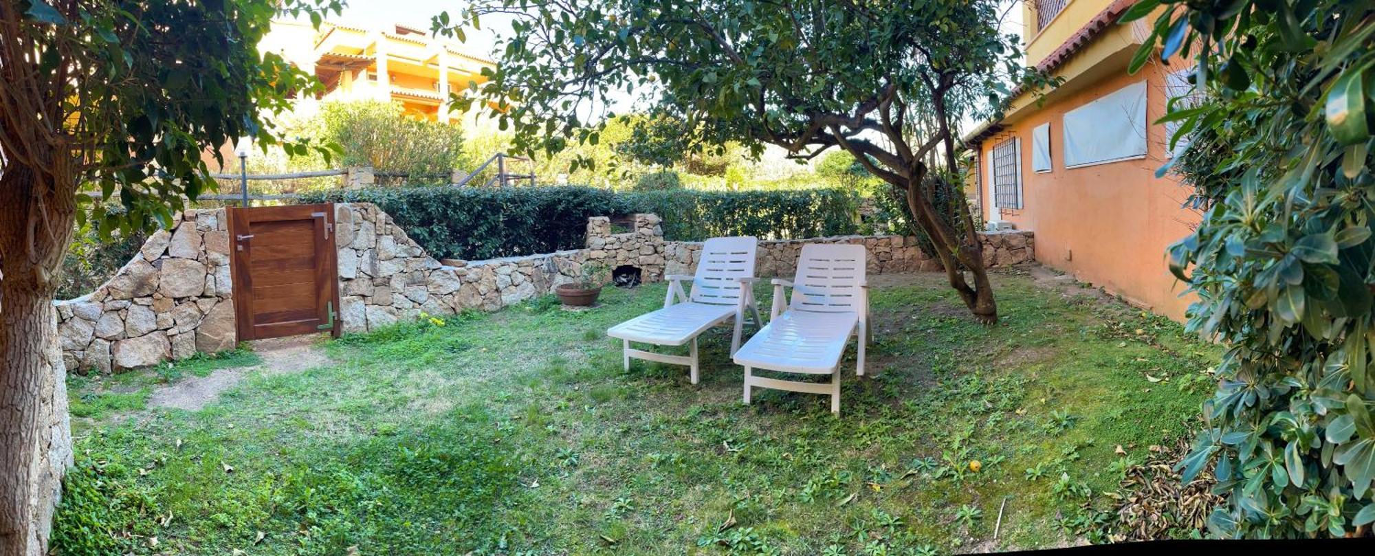 Villa Ampio Trilocale Sul Golfo Di Marinella Marinella  Exterior foto
